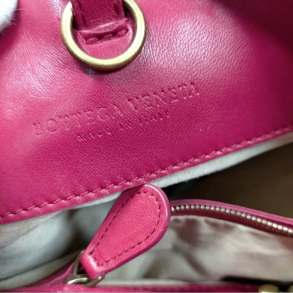 Bottega Veneta Red Intrecciato Hobo Bag. Lipstick red - Picture 16 of 16